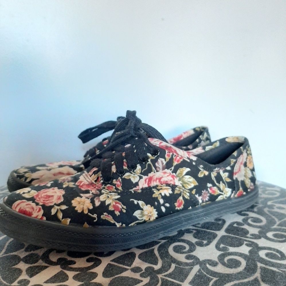 Black Floral Tennis Shoes